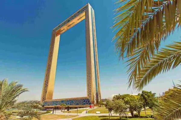 Dubai Frame 80 AED PER PERSON