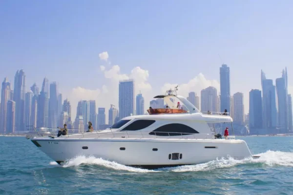 Yacht Tour Dubai with Breakfast or BBQ